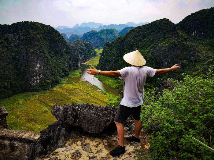 Travel couple in Vietnam